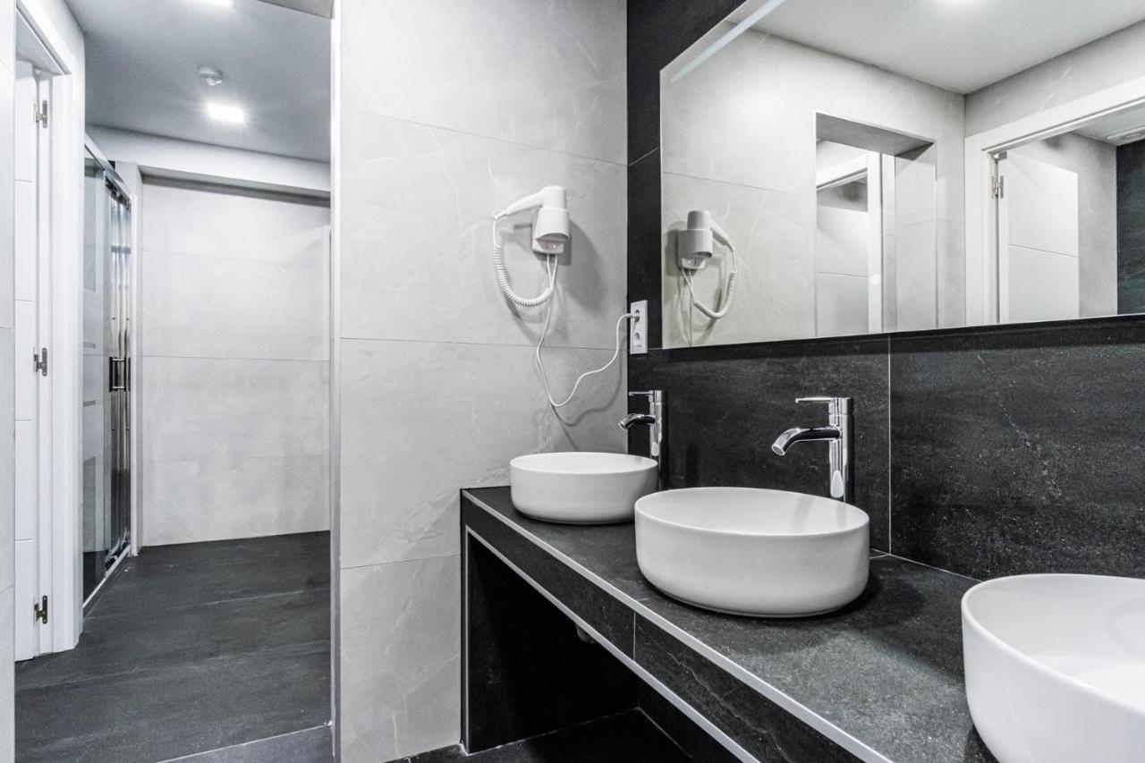Hostel Center Мадрид Екстериор снимка